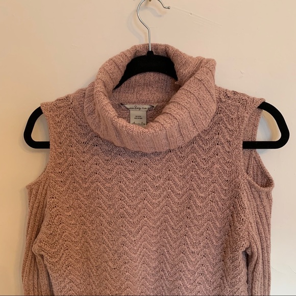 Off the shoulder turtleneck sweater - Picture 2 of 3